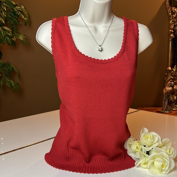 ❤️ST. JOHN KNIT RED KNIT TANK STYLE TOP SIZE MEDIUM❤️ - Picture 3 of 13